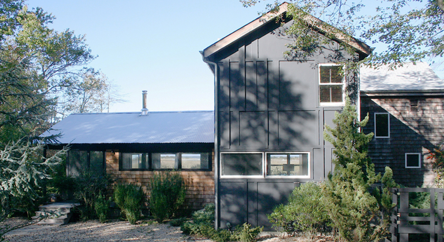 EASTHAMPTON  BEACH-HOUSE